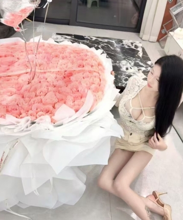 深州美女伴游预约带货网红苏滢歆